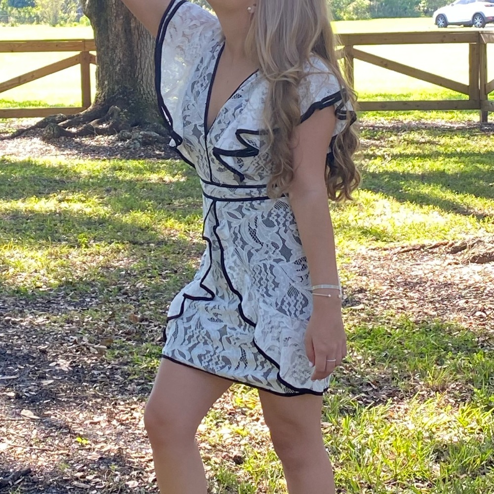 Contrast Frill ASOS Dress - Picture 3 of 4